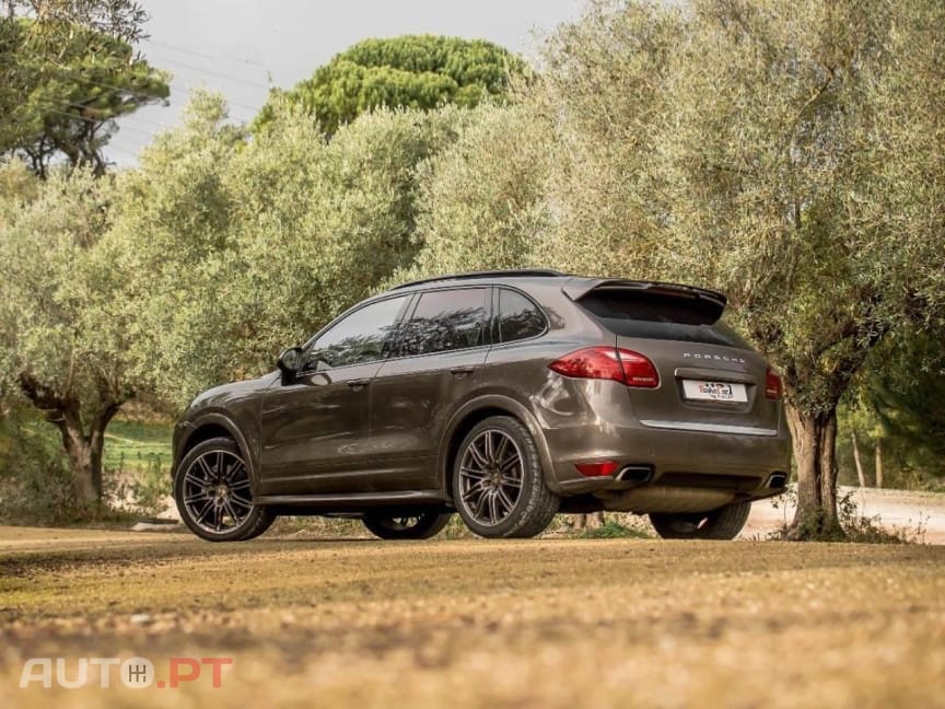 Porsche Cayenne S Hybrid