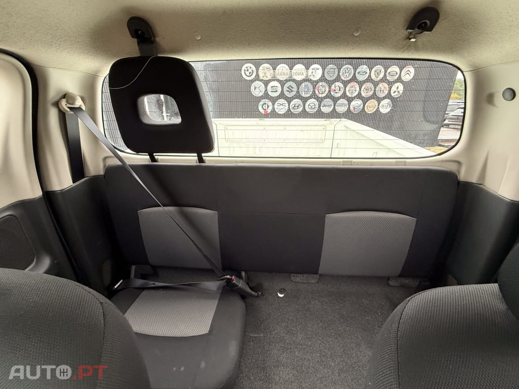 Mitsubishi L200 2.4 DI-D CD Invite 4WD