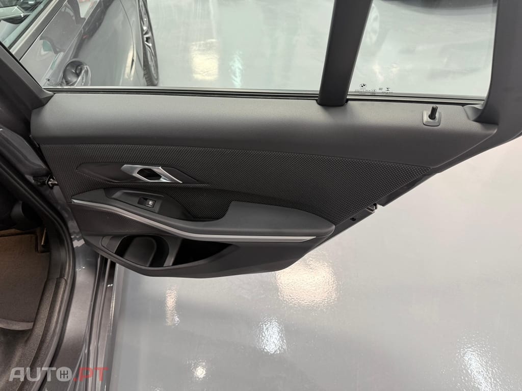 BMW 320 d Touring xDrive Line Sport Auto