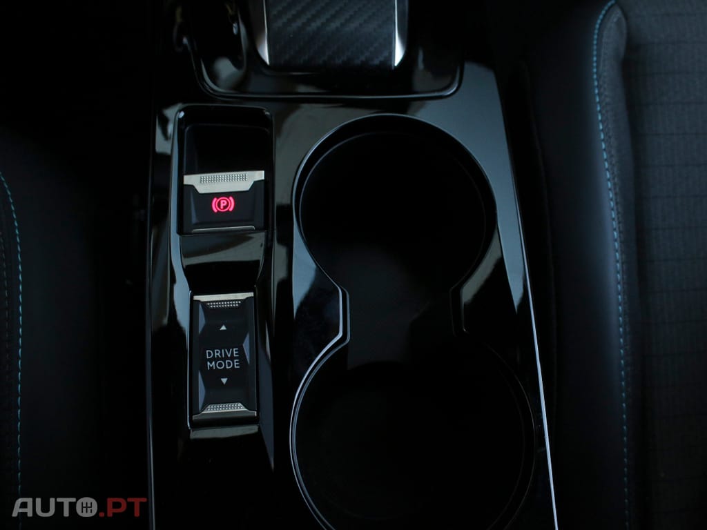 Peugeot 2008 1.2 PureTech Allure EAT8