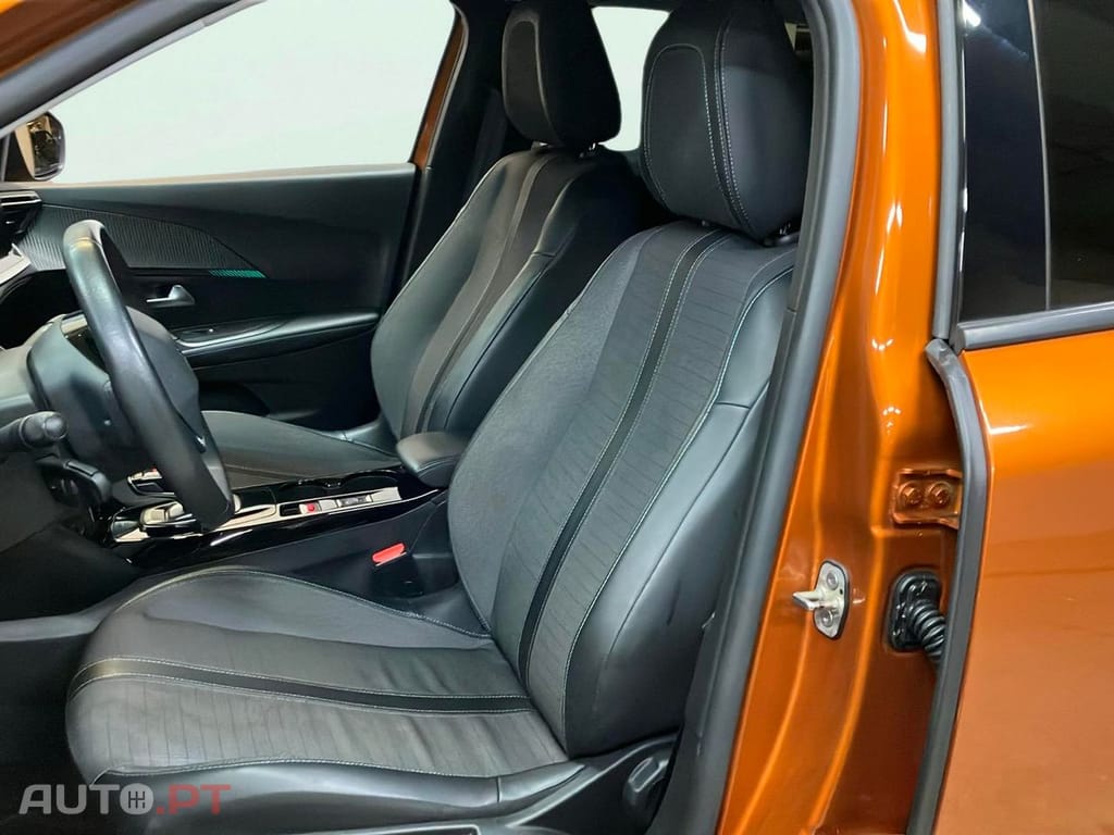 Peugeot E-2008 50 kWh Allure