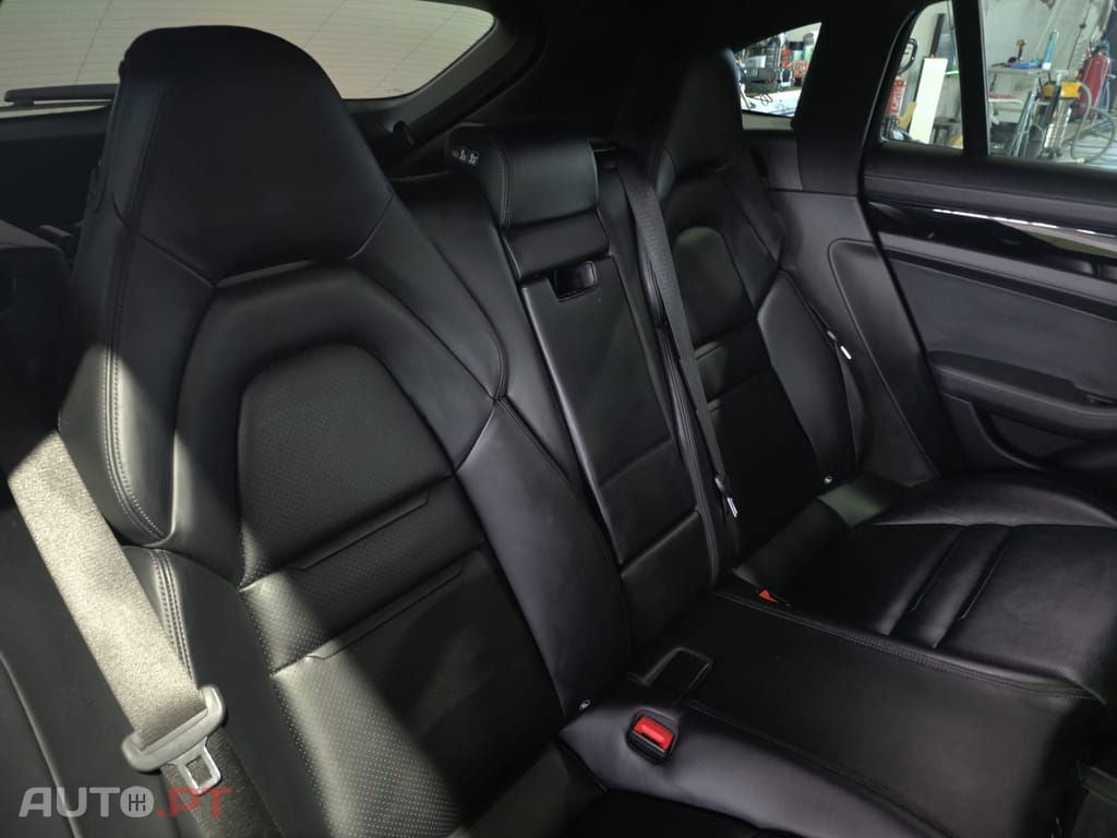 Porsche Panamera 4 E-Hybrid Executive