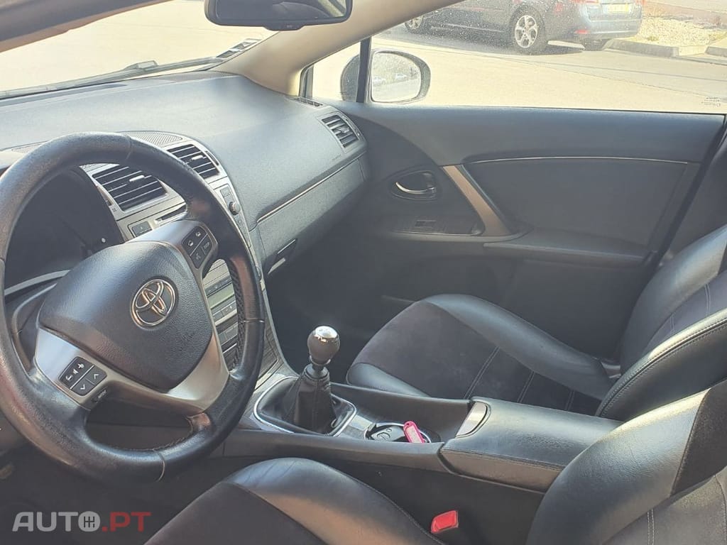 Toyota Avensis SD 2.0 D-4D Exclusive