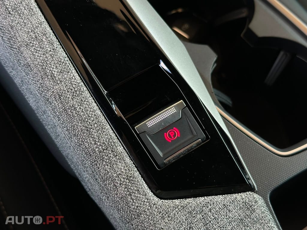 Peugeot 3008 1.2 Hybrid Allure e-DCS6