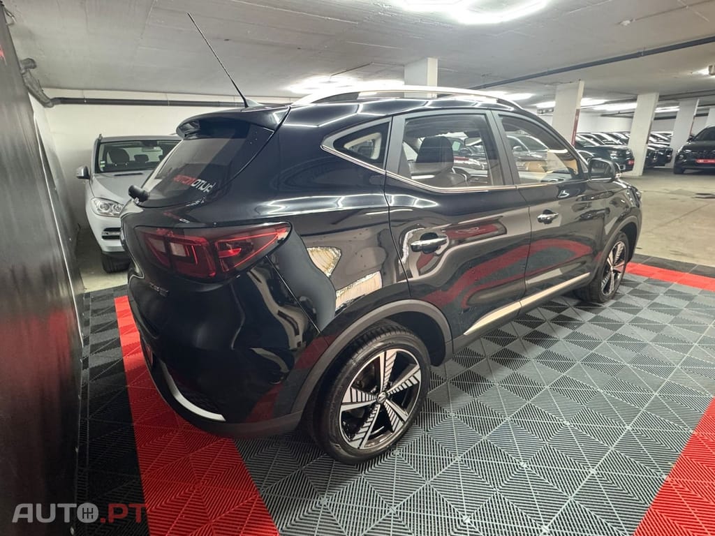 MG ZS 44.5 kWh Luxury