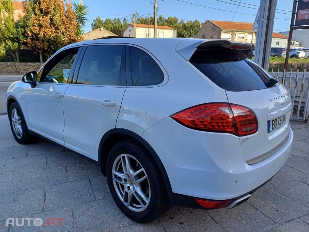 Porsche Cayenne Platinum Edition — fotografia 3