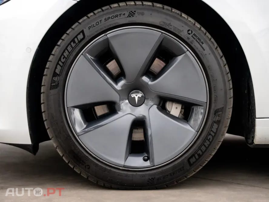 Tesla Model 3 Standard Range Plus RWD