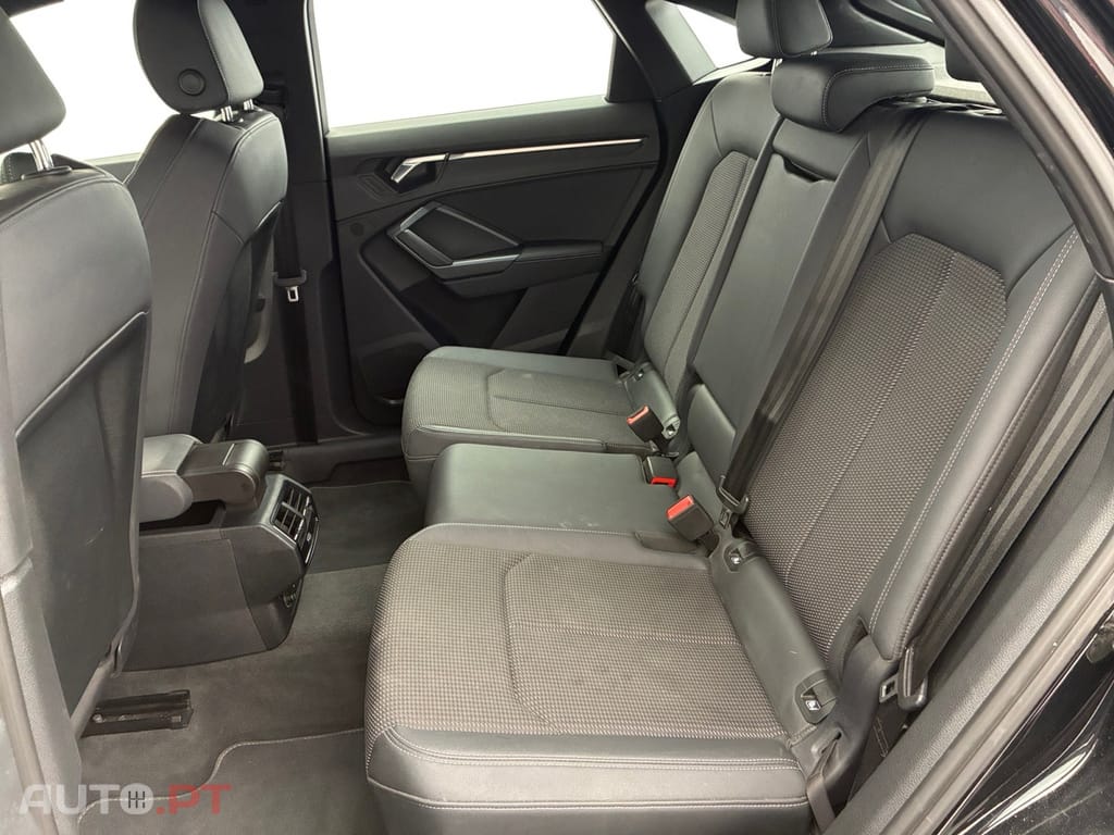 Audi Q3 45 TFSIe S line S tronic