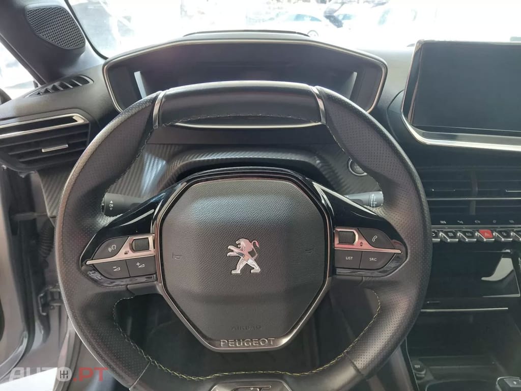 Peugeot e-208 50 kWh GT Line — fotografia 14