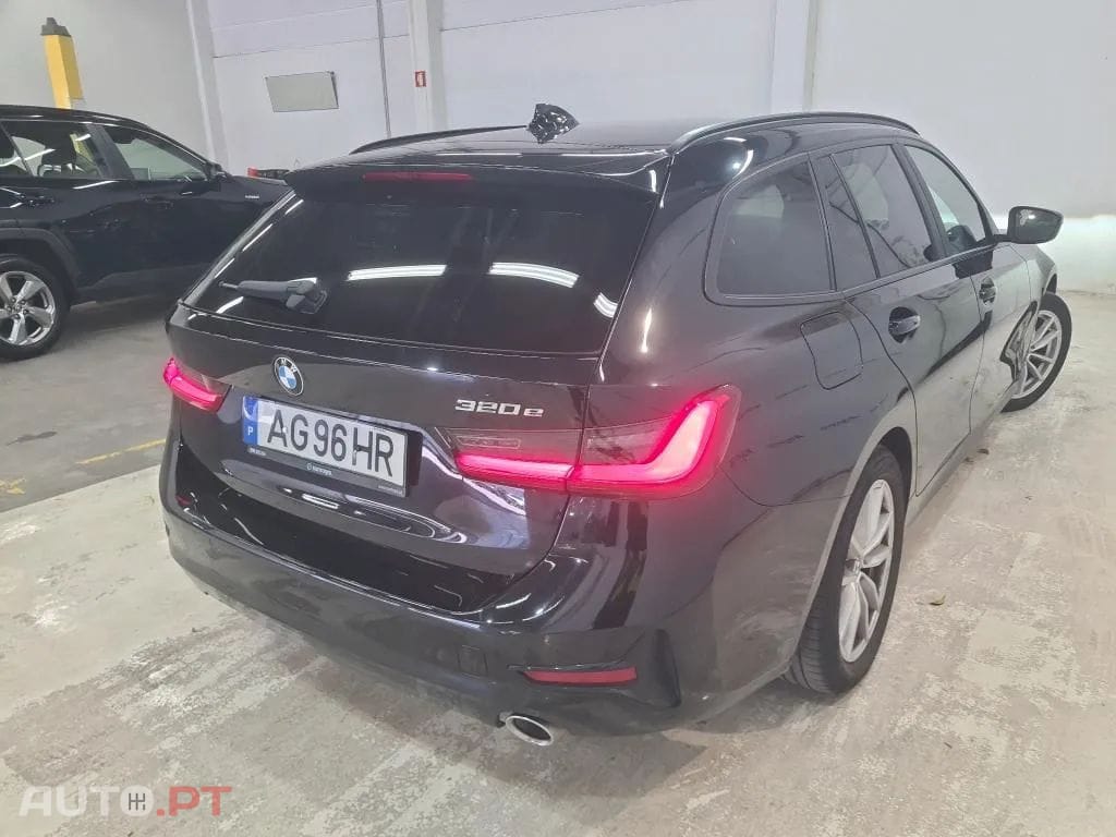 BMW 320 e Touring Corporate Edition Auto