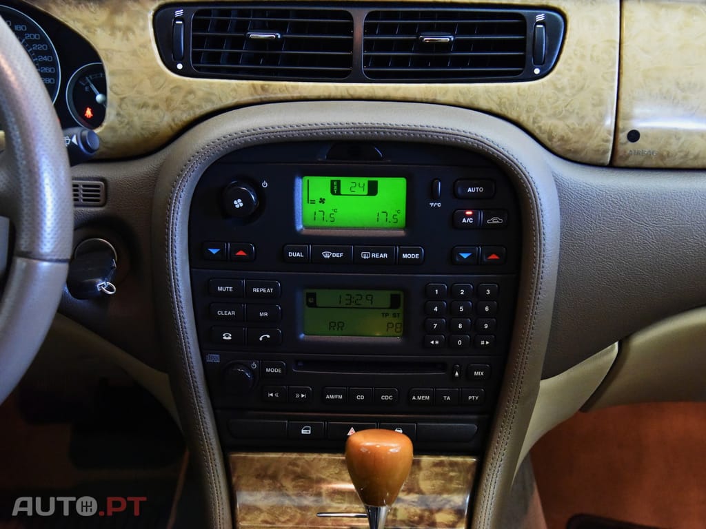 Jaguar S-Type 2.7 D V6 Executive Auto.