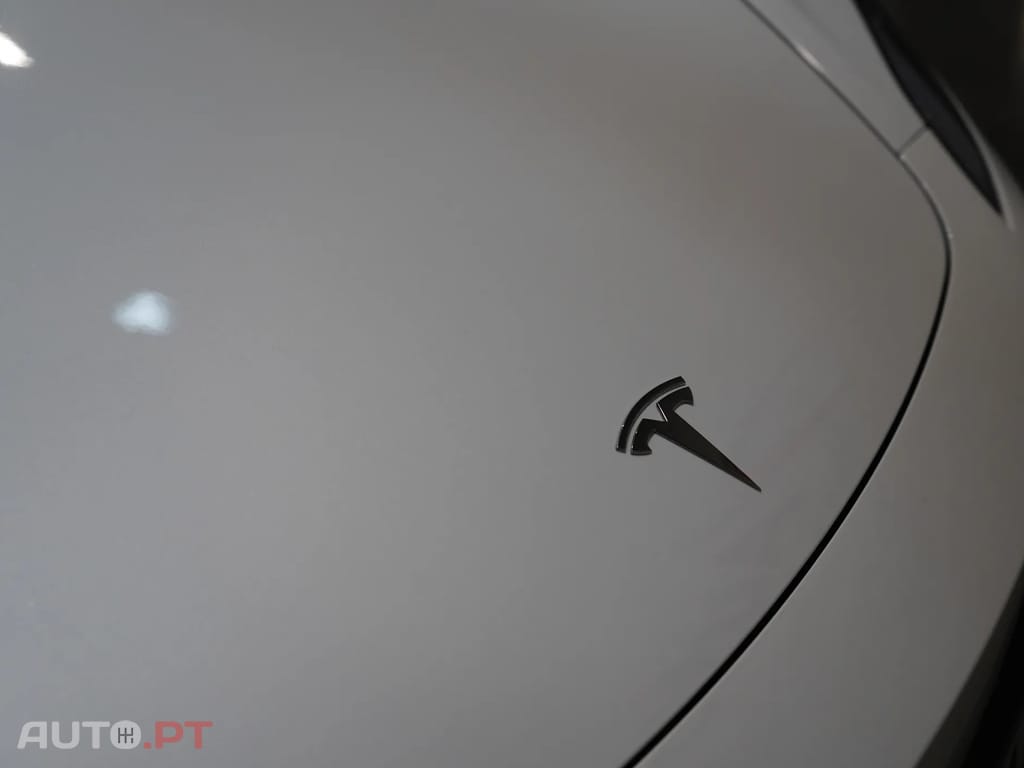 Tesla Model 3 Tração Traseira