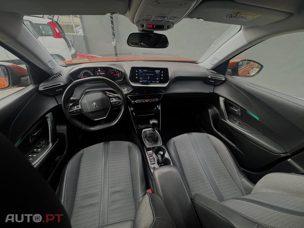 Peugeot 2008 PureTech 100 Allure