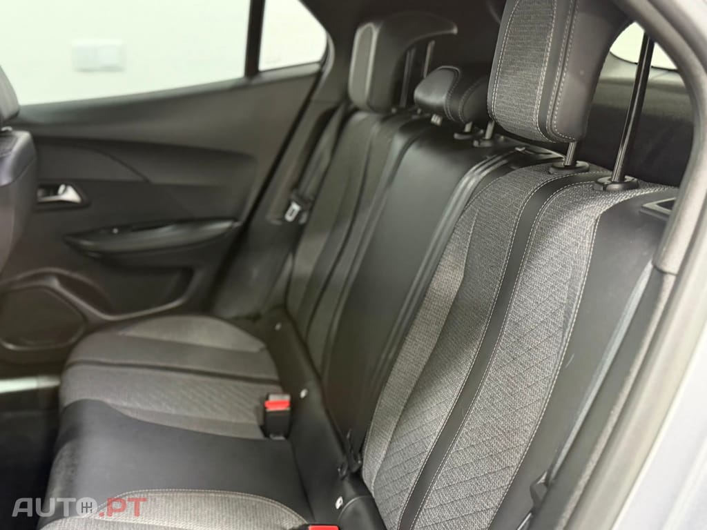 Peugeot 2008 1.2 PureTech Allure EAT8
