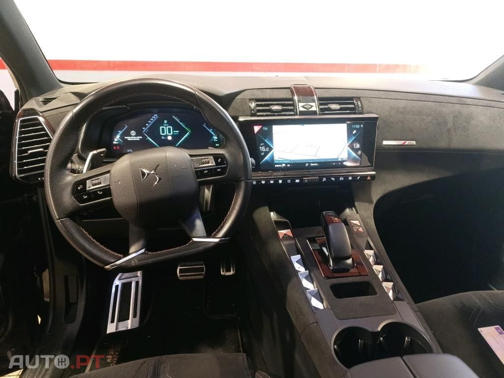 DS DS7 Crossback E-Tense Performance Line EAT8