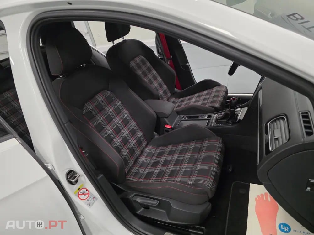 Volkswagen Golf 2.0 TSI GTI DSG Performance