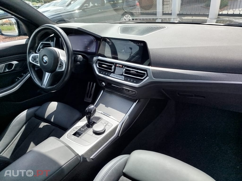 BMW 320 d Touring Pack Desportivo M Auto