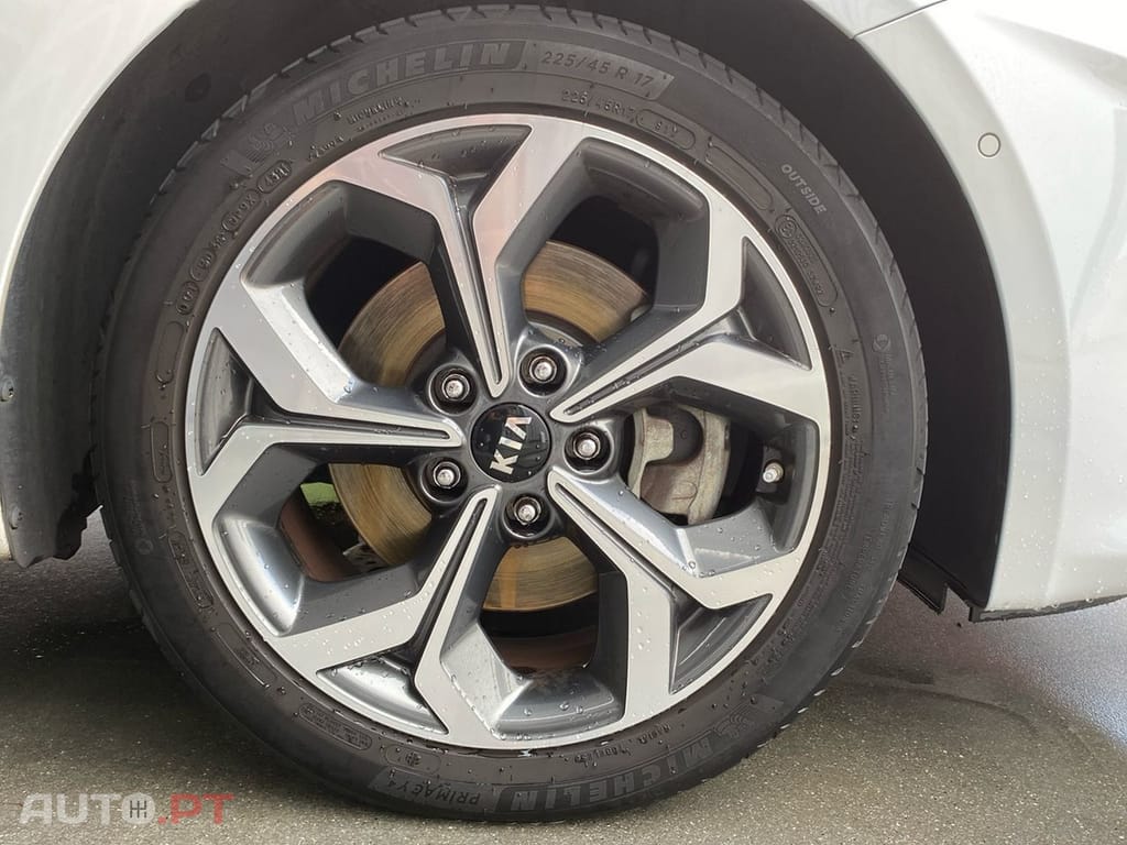 Kia Ceed 1.4 T-GDI TX+SRF 7DCT