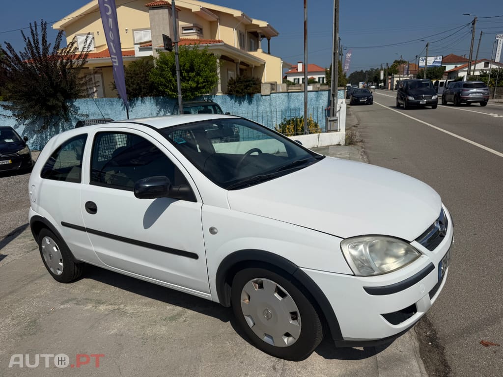 Opel Corsa 1.3 CDTi — fotografia 3
