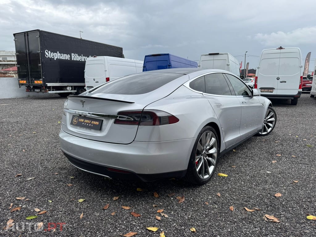 Tesla Model S 60D