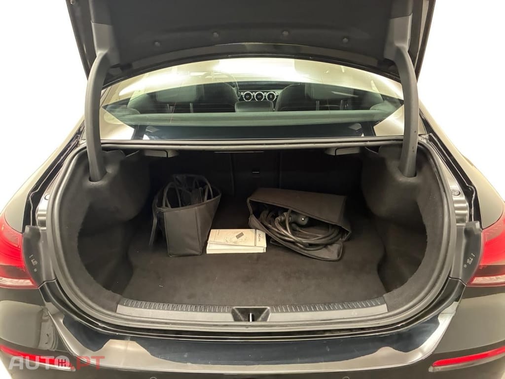 Mercedes-Benz A 250 e Business Line 8G-DCT