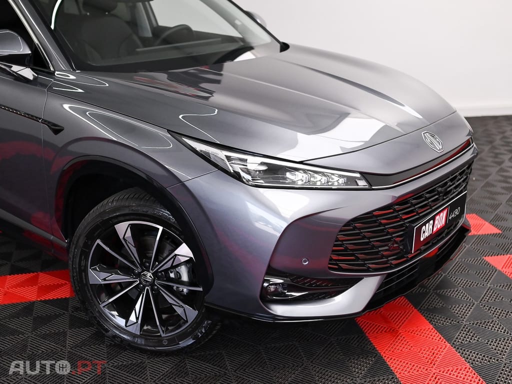 MG HS 1.5 T Luxury AT