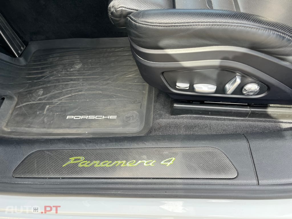 Porsche Panamera 4 E-Hybrid