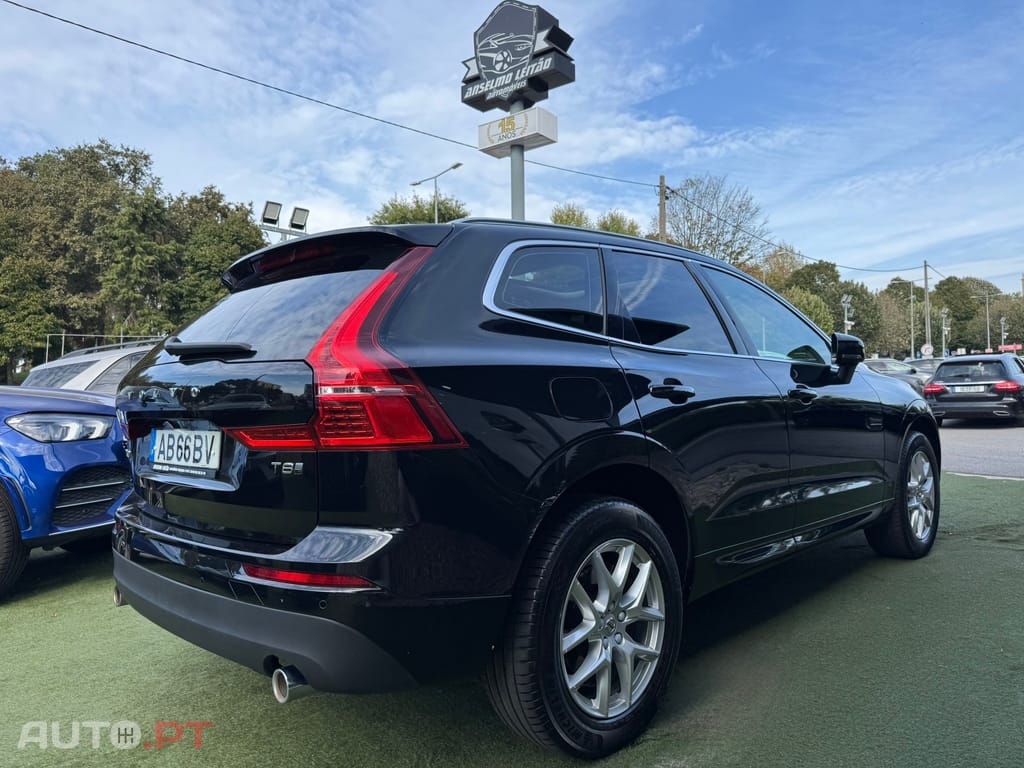 Volvo XC60 2.0 T8 PHEV Momentum Plus AWD