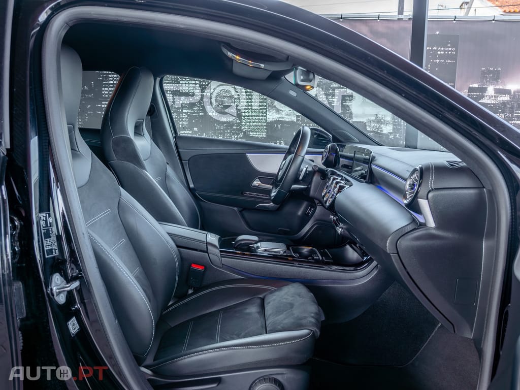 Mercedes-Benz A 250 e AMG Line