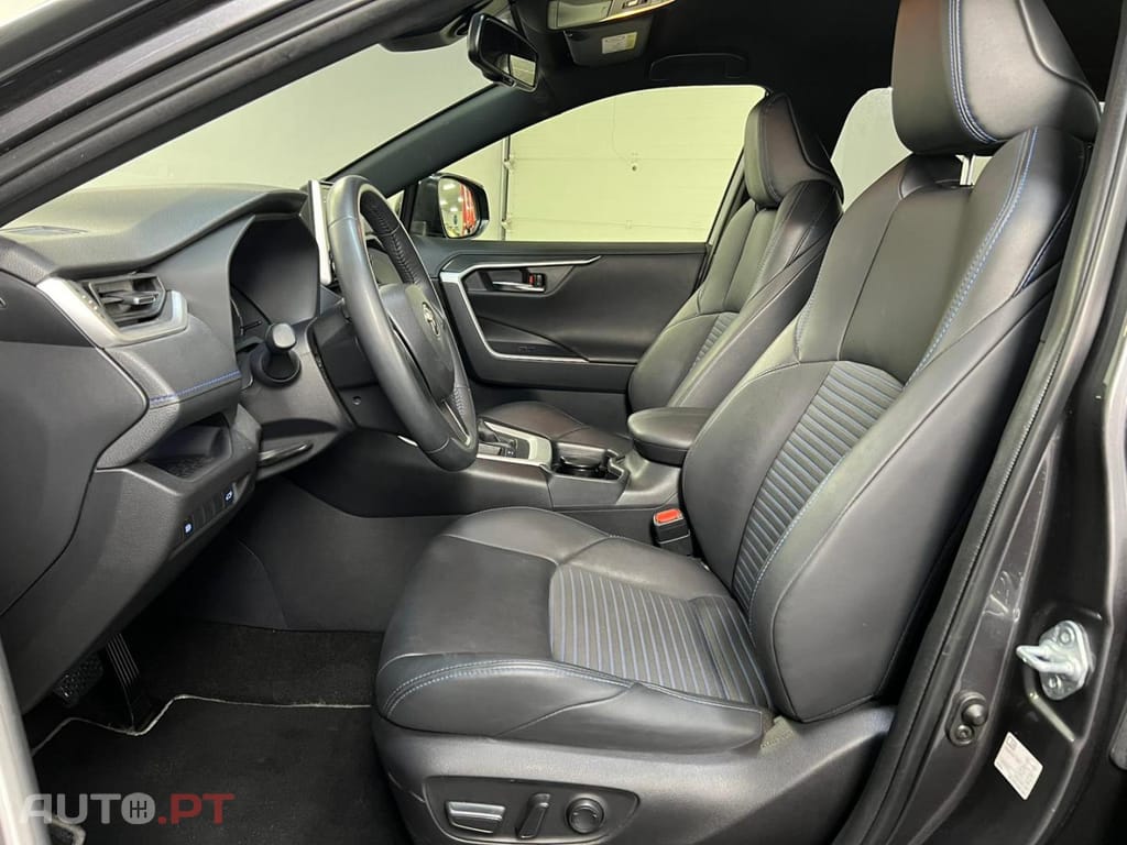 Toyota RAV4 2.5 Hybrid D. Force SQUARE Collectio 4x2