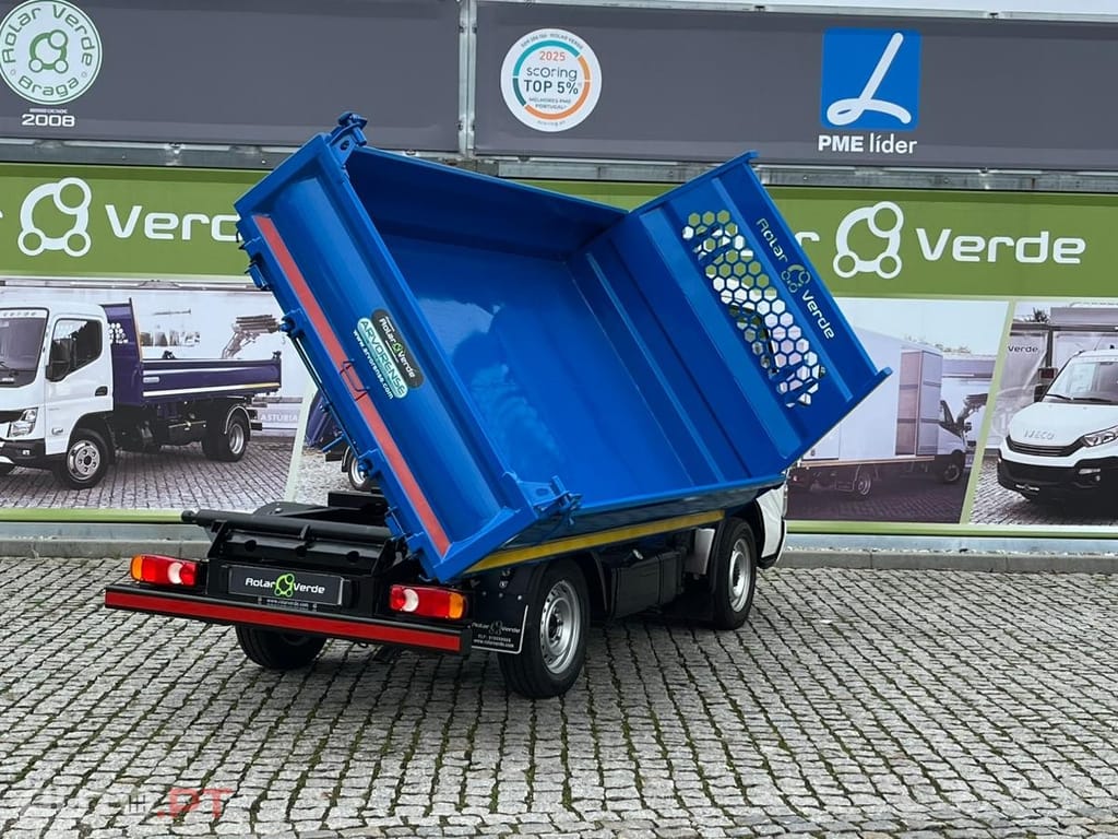 Toyota Dyna 3.0 - 144 CV  BASCULA TRILATERAL