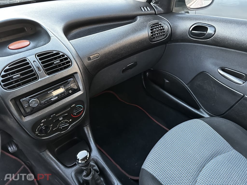 Peugeot 206 1.1 Color Line