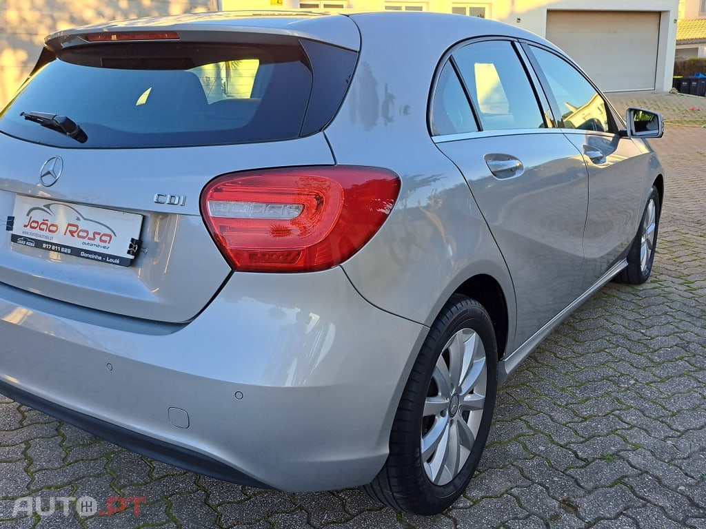 Mercedes-Benz A 180 BlueEFFICIENCY) Urban