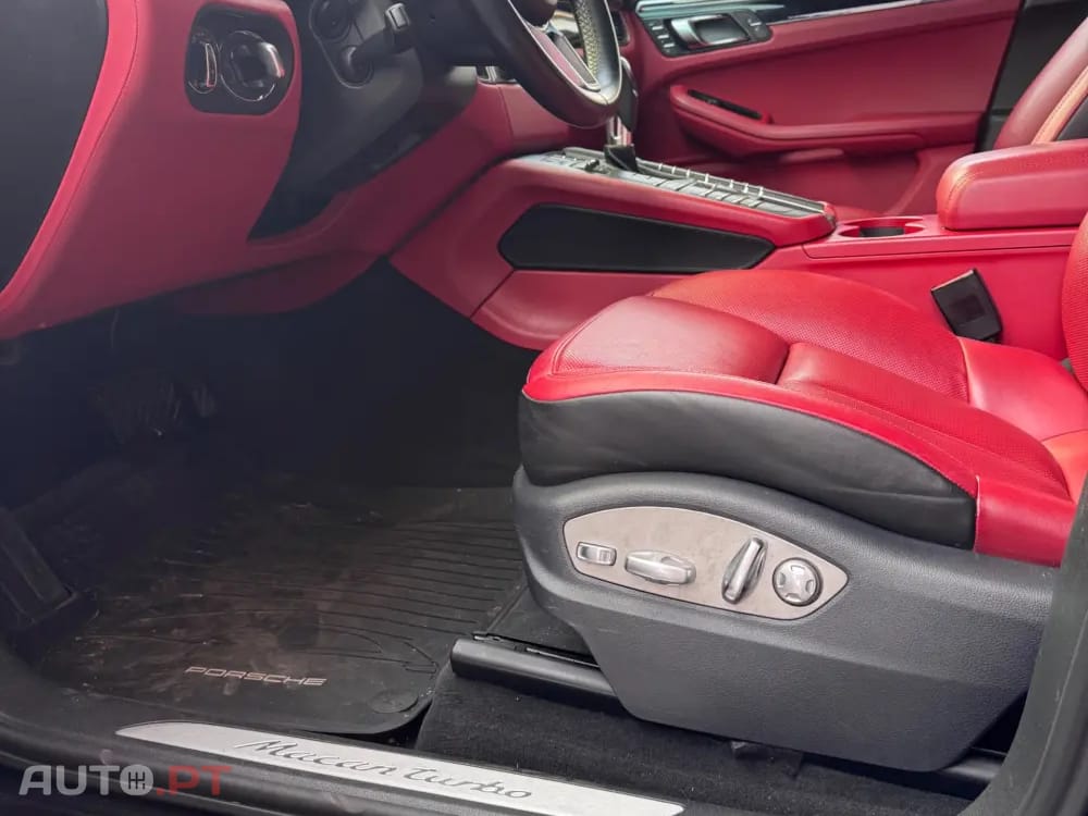 Porsche Macan Turbo Performance Package