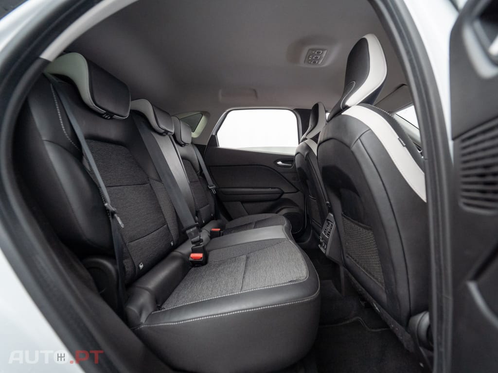 Renault Captur 1.6 E-Tech Plug-In Intens