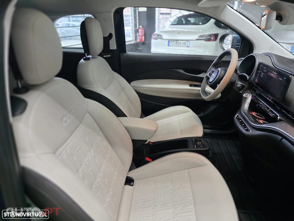 Fiat 500e La Prima