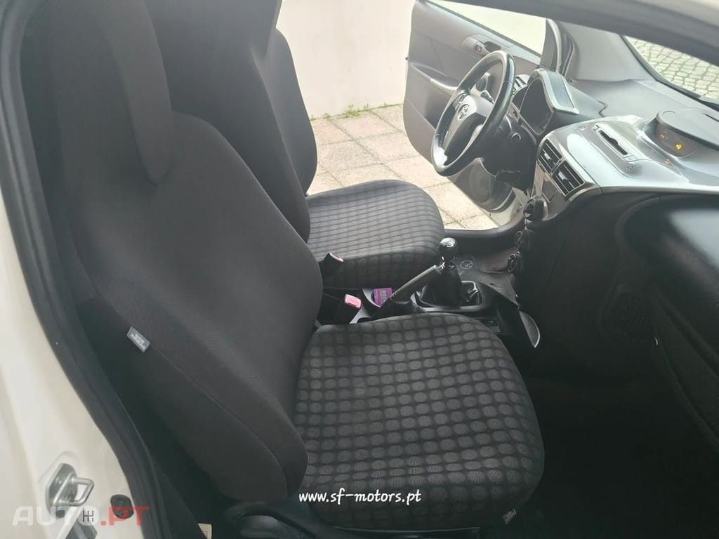 Toyota iQ 1.0 VVT-i 2 EP