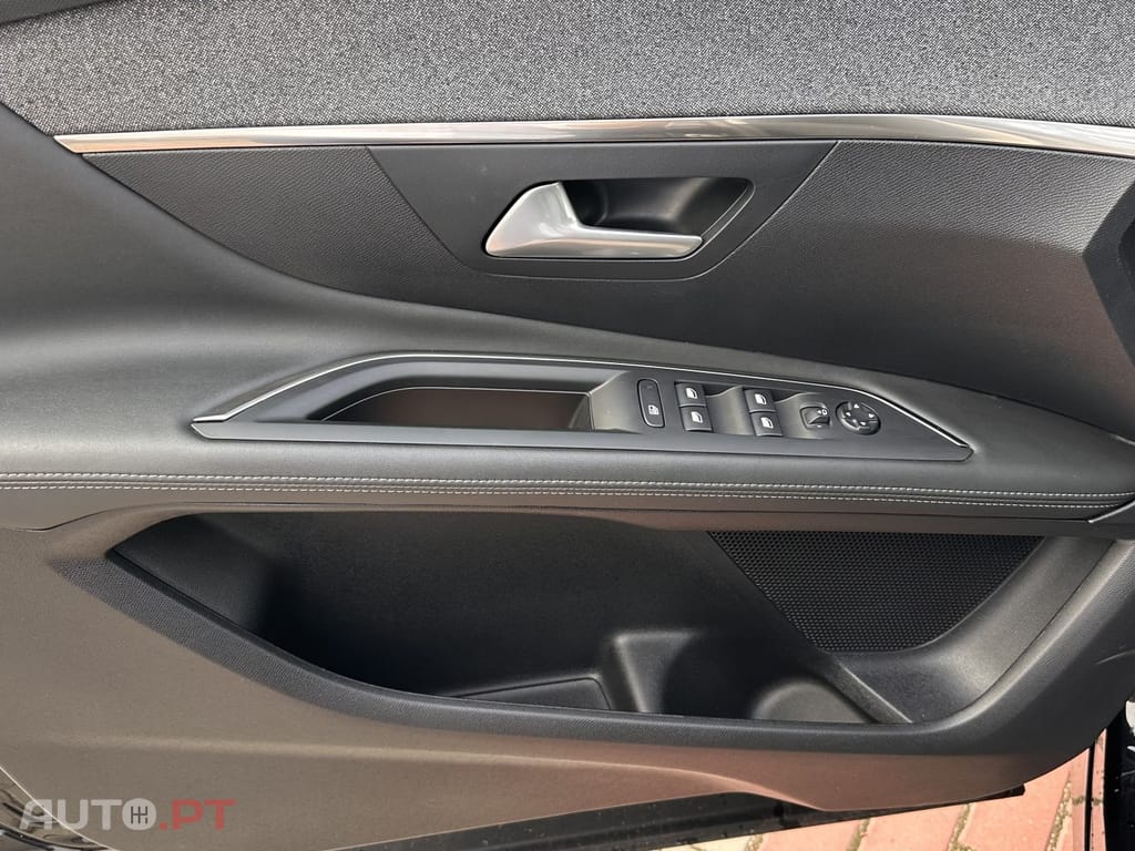 Peugeot 3008 1.2 PureTech Allure EAT8