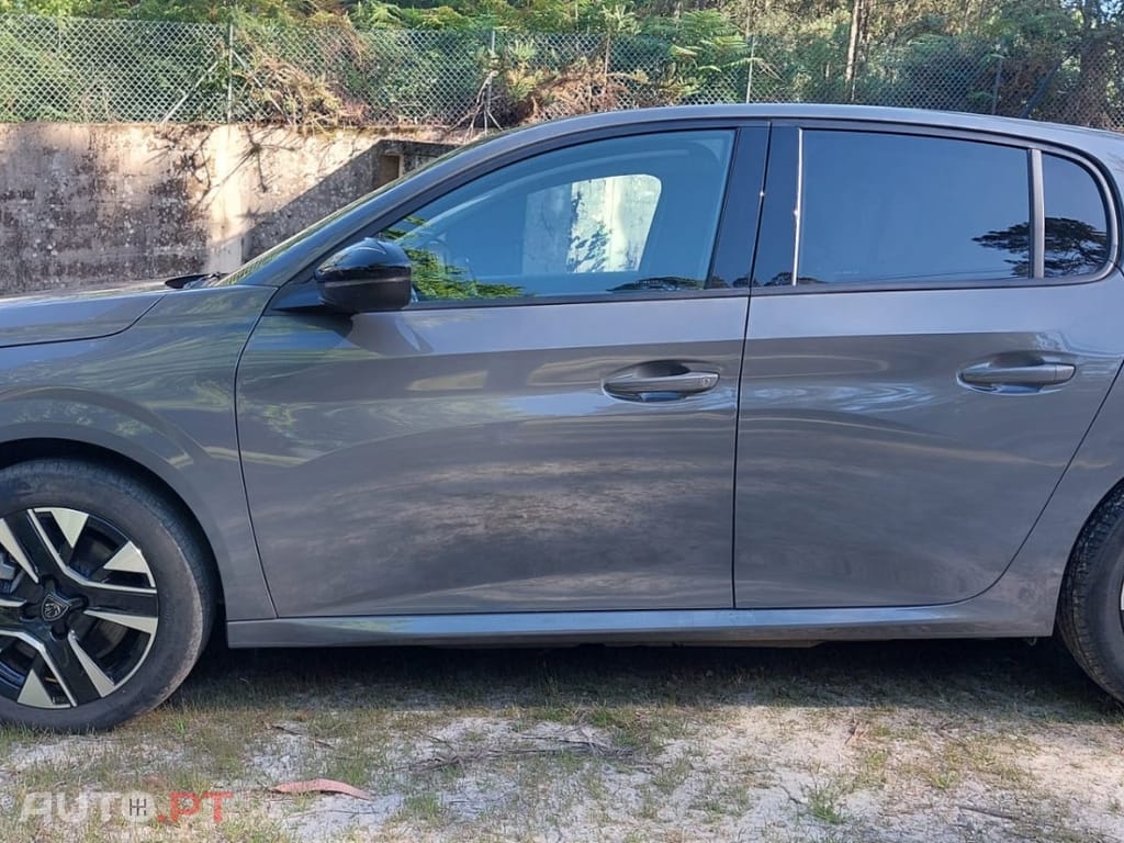 Peugeot E-208 50 kWh Style