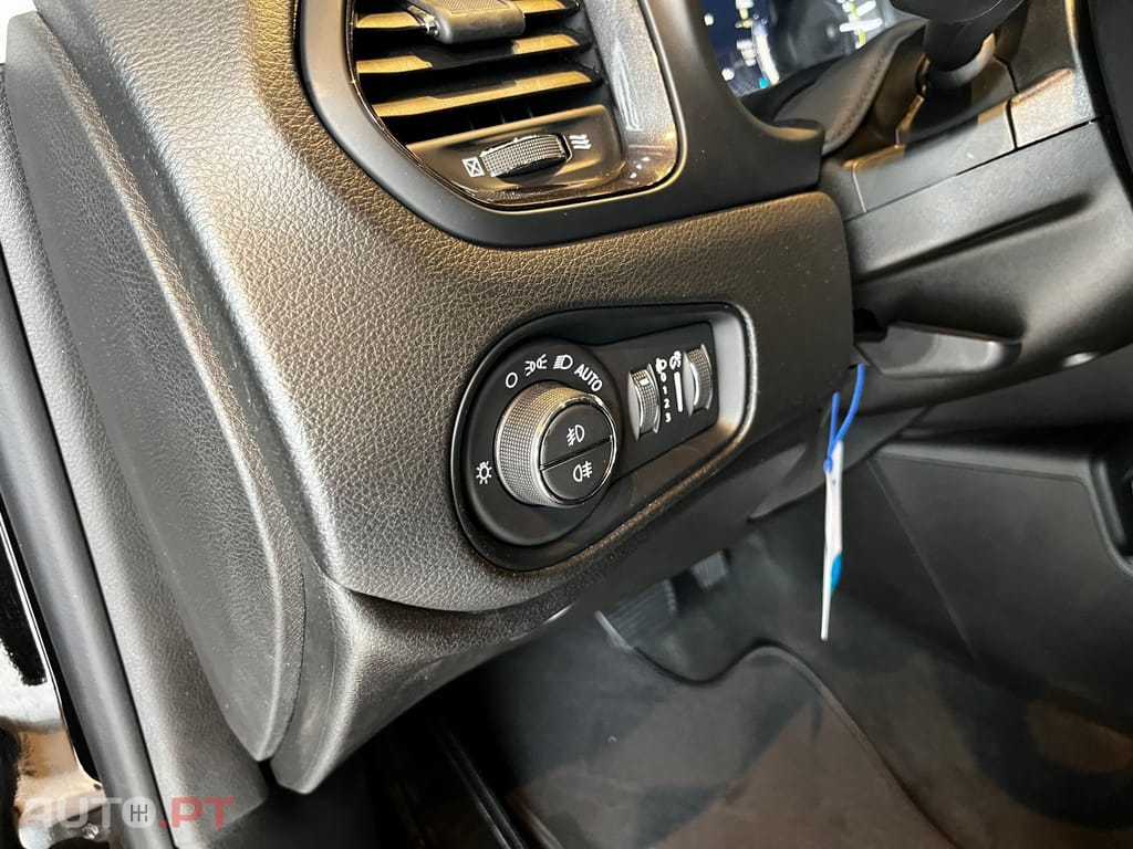 Jeep Renegade 1.3  AWD Híbrido 4Xe LIMITED  I.V.A DEDUTÍVEL 