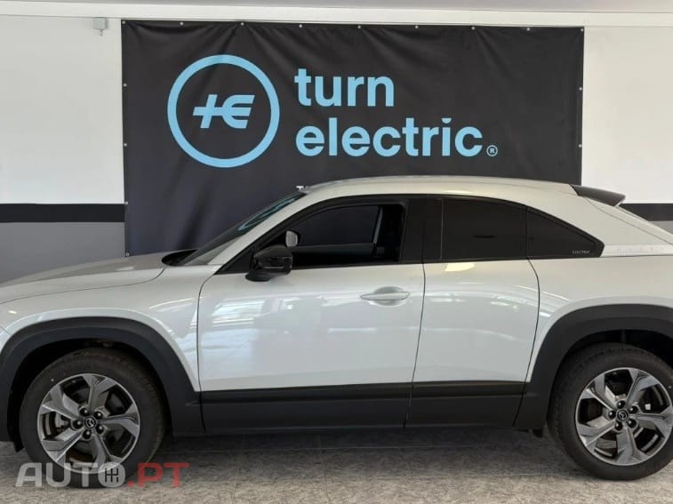 Mazda MX-30 e-SKYACTIV Advantage Industrial Vintage