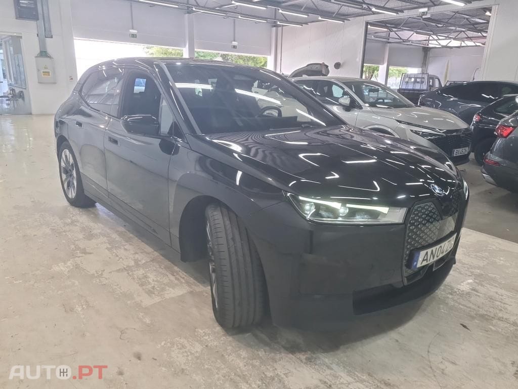 BMW iX xDrive 40