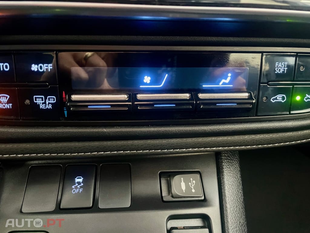 Toyota Auris 1.8 HSD Comfort +P.Sport+Navi