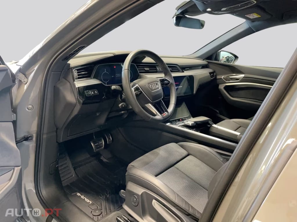 Audi Q8 E-Tron I.V.A DEDUTIVEL 50 quattro advanced