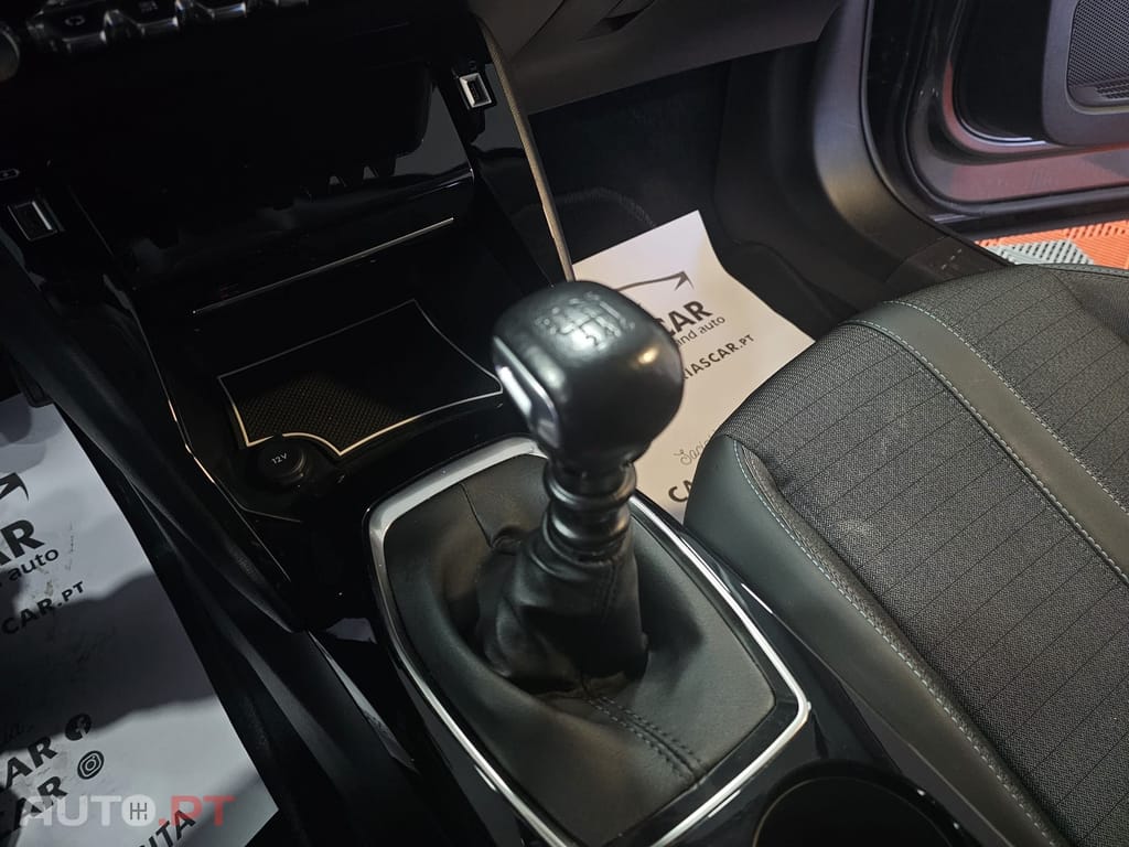 Peugeot 2008 1.2 PureTech Allure