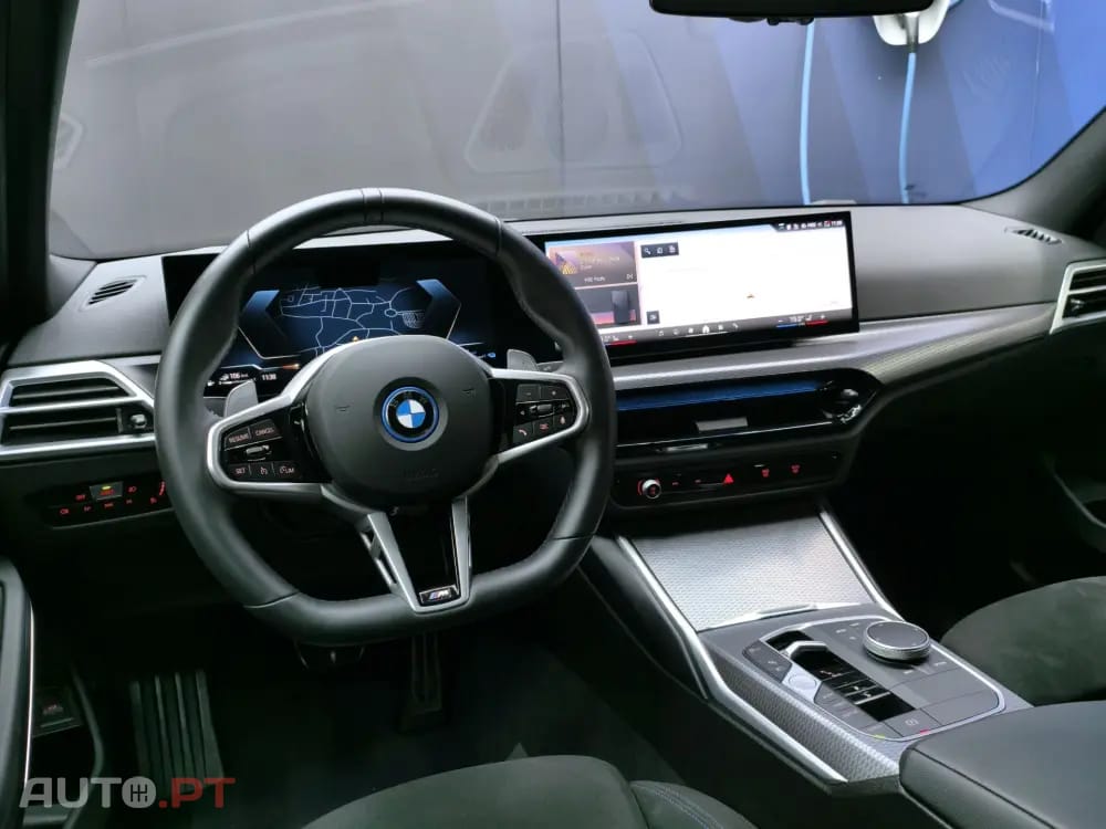 BMW 330 e Pack Desportivo M Pro Auto