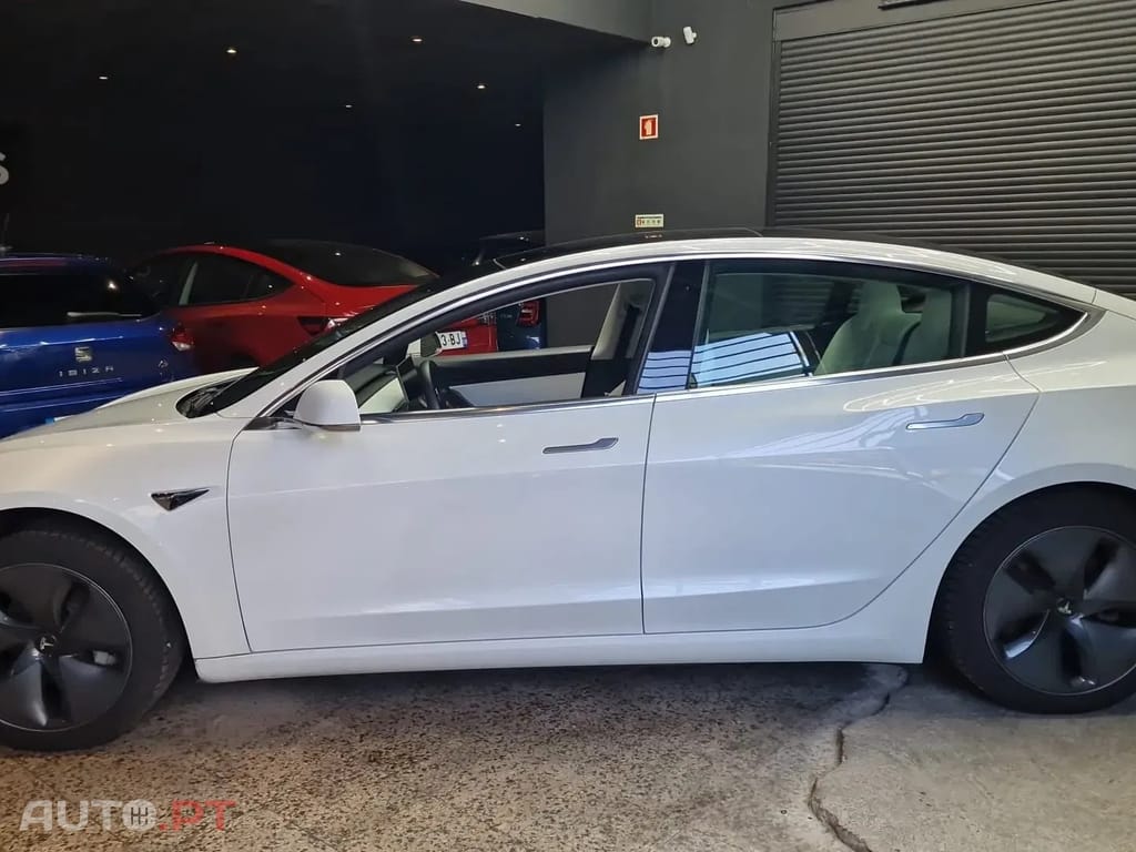 Tesla Model 3 Standard Range Plus RWD