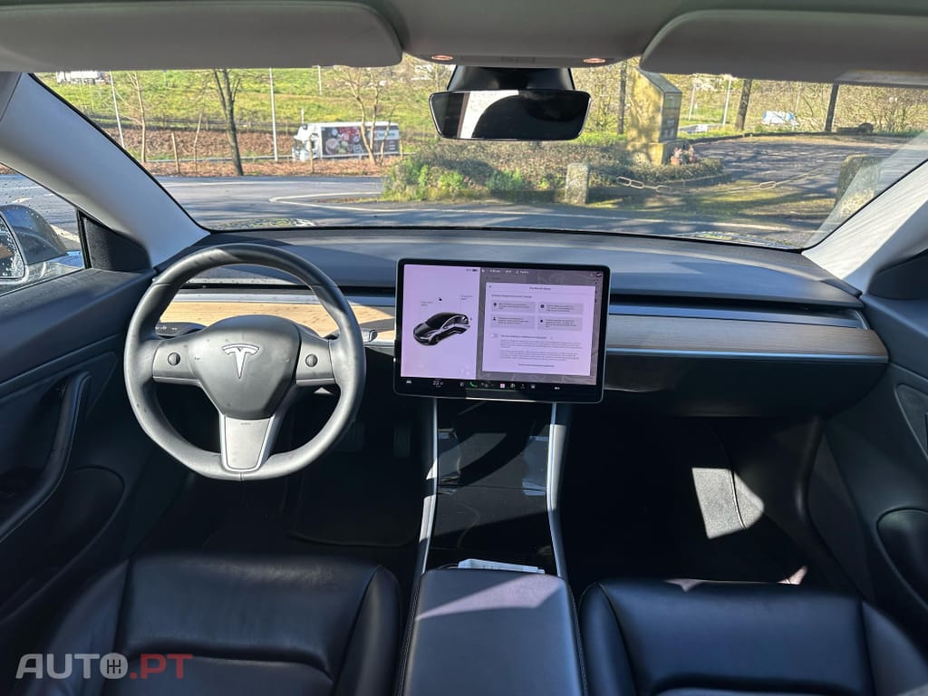 Tesla Model 3 Long-Range Dual Motor AWD