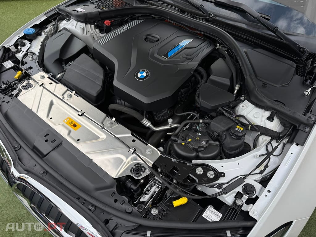 BMW 320 e Touring Corporate Edition Auto