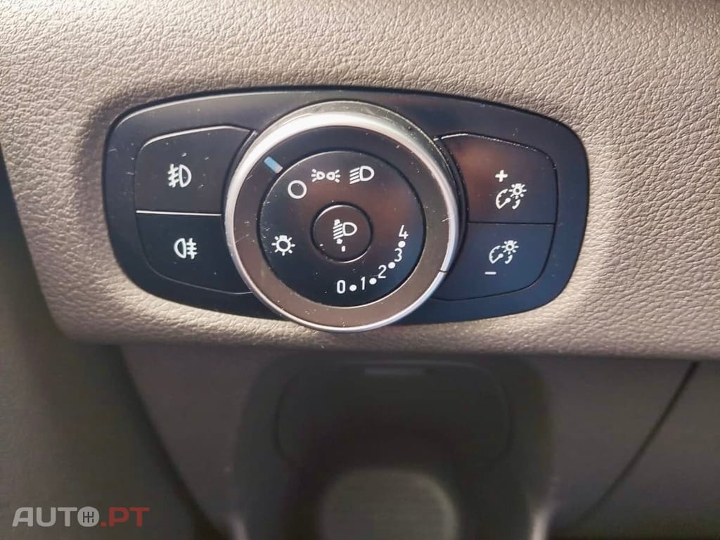 Ford Transit Custom 250L1 2.0 TDCi H1-Tecto Baixo Ambiente